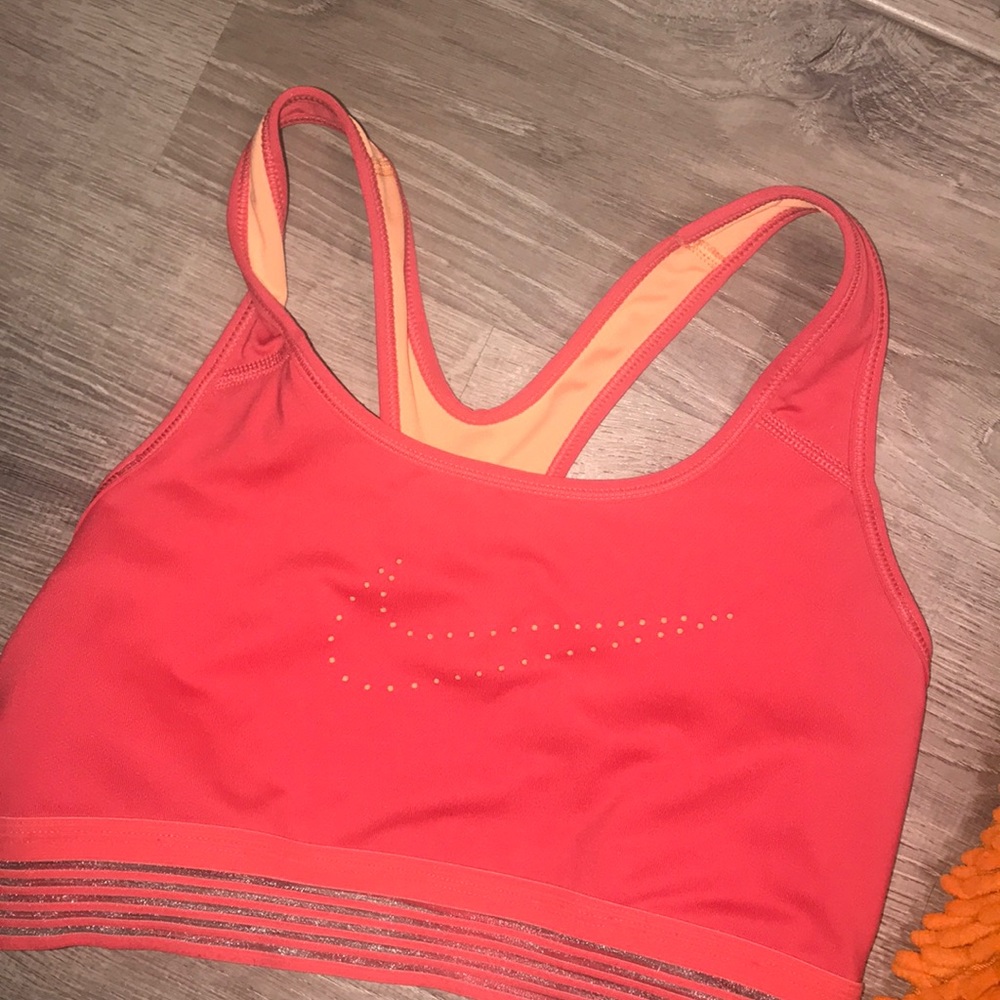 NIKE PADDED SPORTS BRA WITH VENTS!